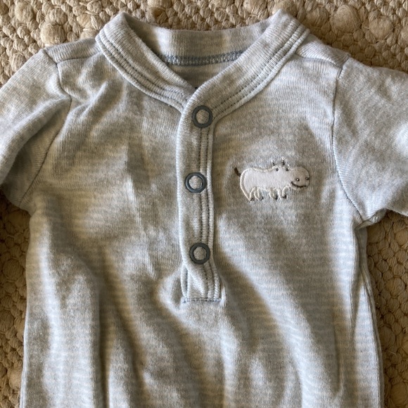 Carter’s Newborn Gown gray/white - Picture 2 of 4
